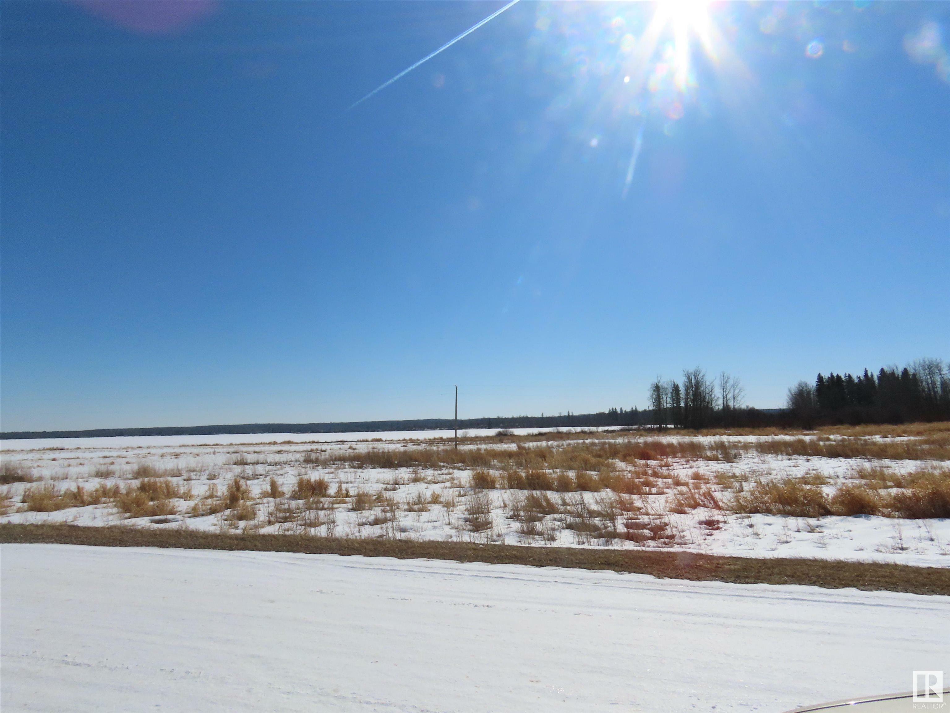 Photo de la propriété:  Highway 633 And Range Road 54  AB T0E 1H0 