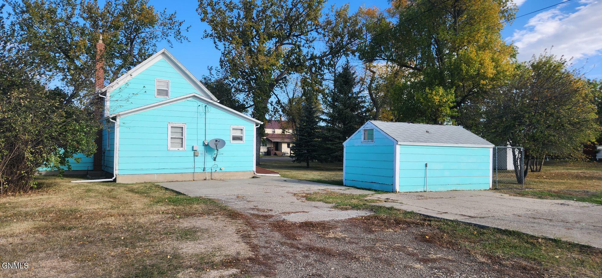 Property Photo:  411 McKinley Avenue  ND 58576 