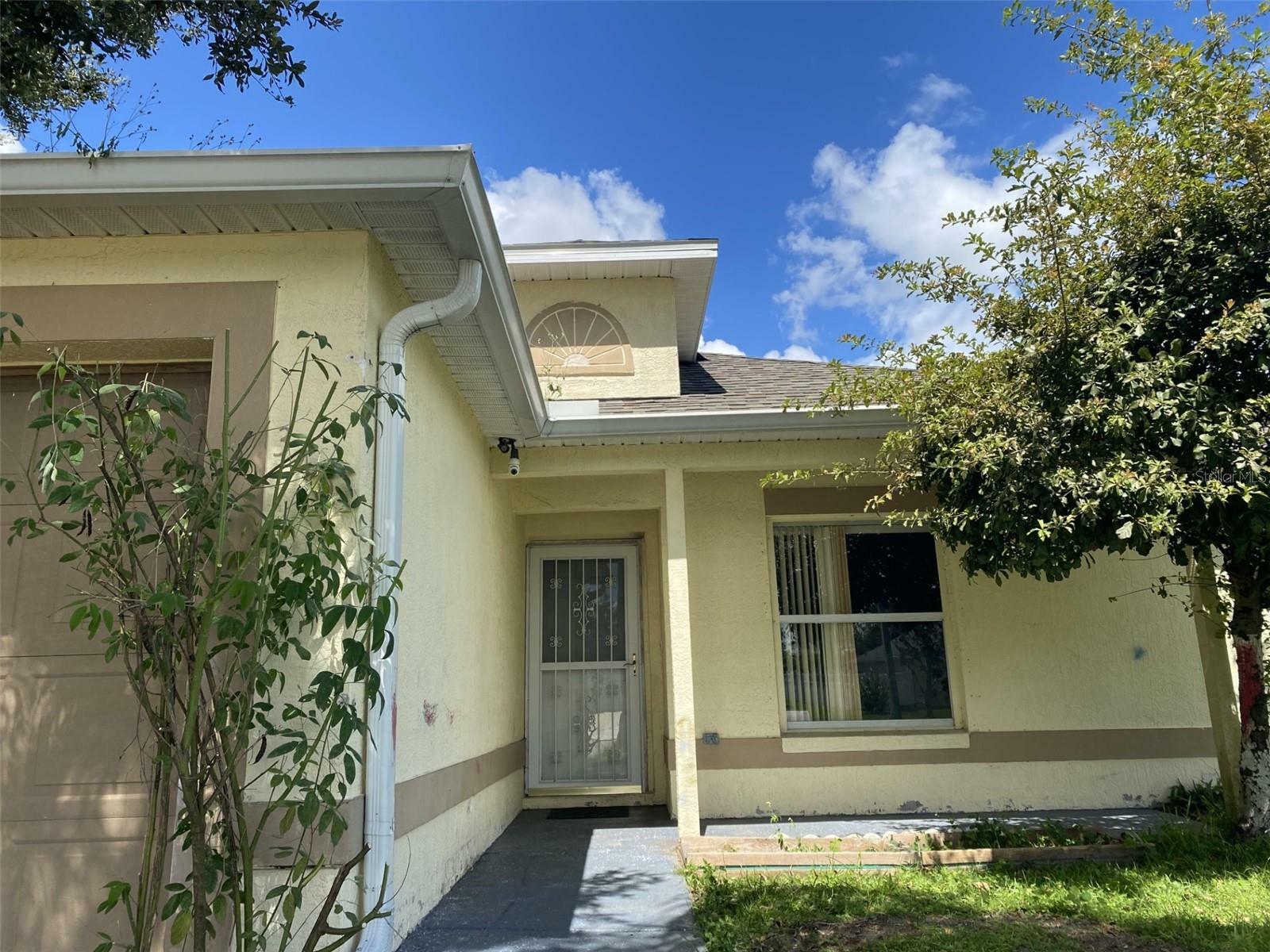 Property Photo:  340 Edgewood Court  FL 34759 