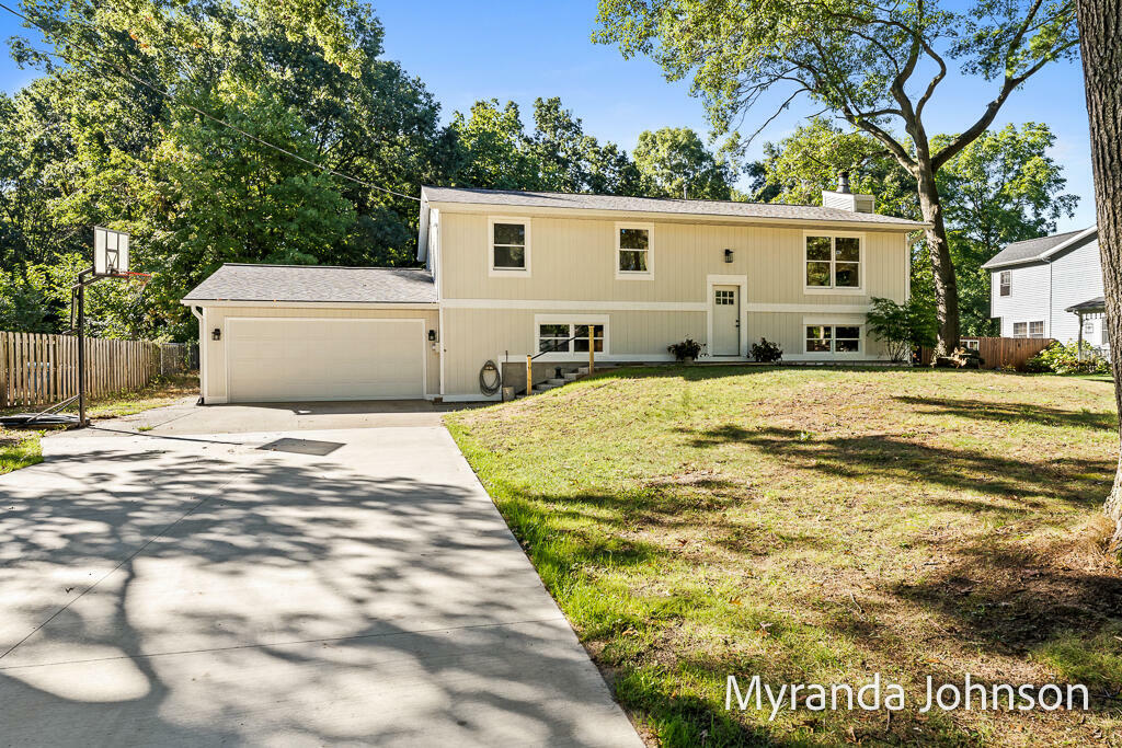 Property Photo:  15844 Obrien Court  MI 49417 