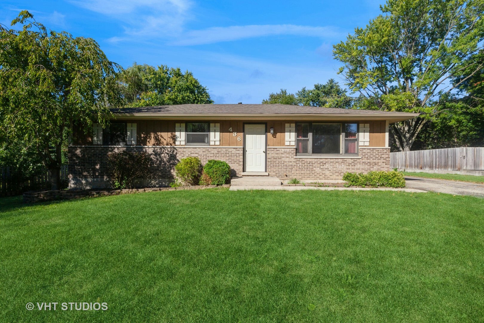 Property Photo:  2N436 Bernice Avenue  IL 60137 