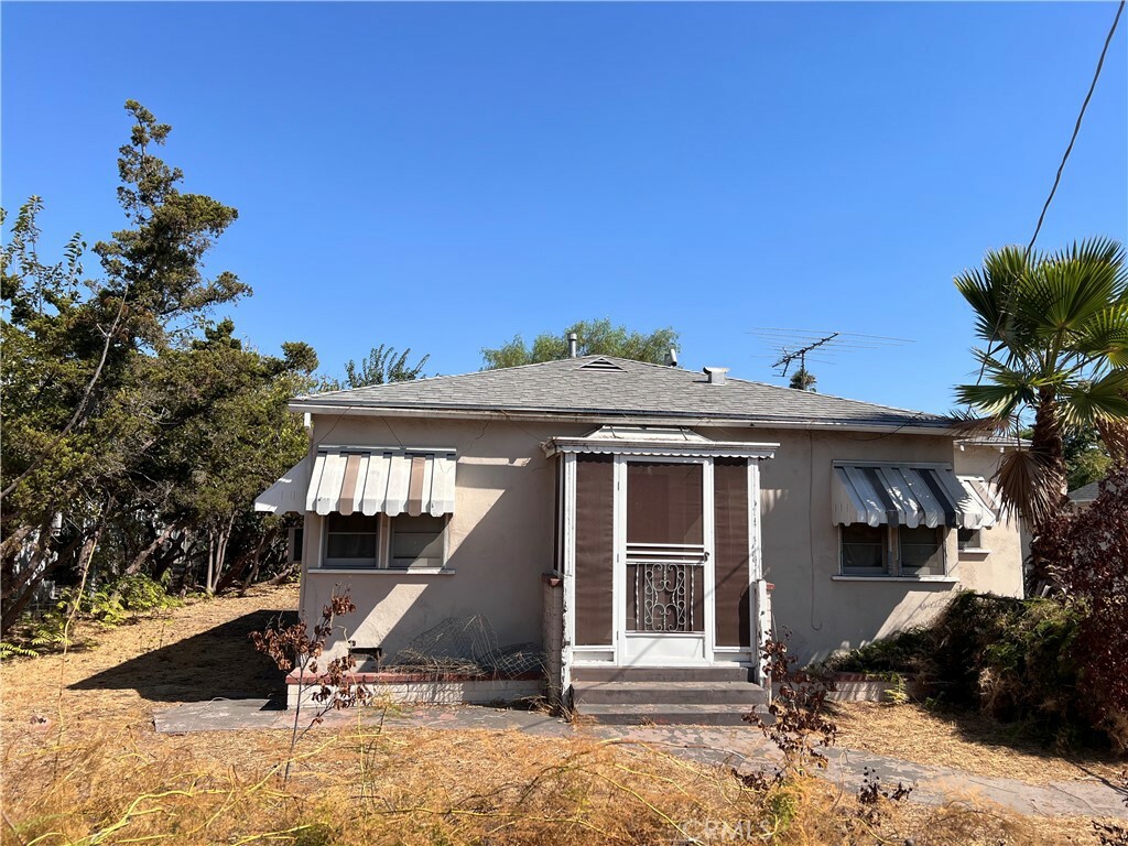 Property Photo:  6734 Gentry Avenue  CA 91606 