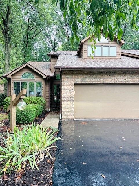 Property Photo:  9071 Inverrary Drive SE  OH 44484 