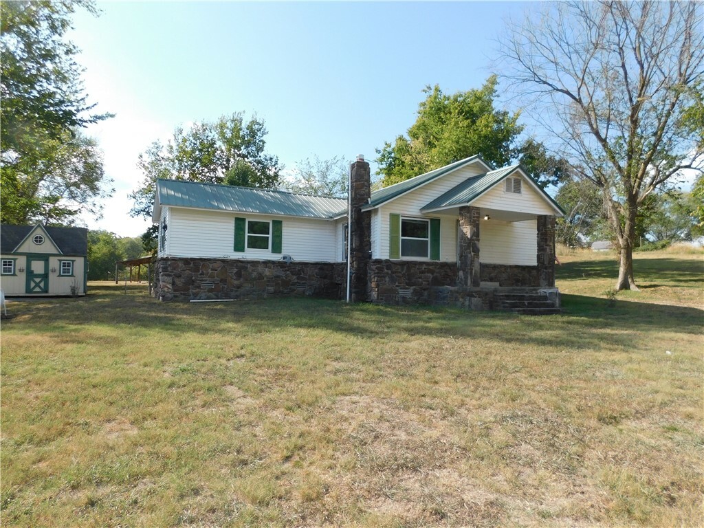 Property Photo:  10677 Bredehoeft Road  AR 72734 