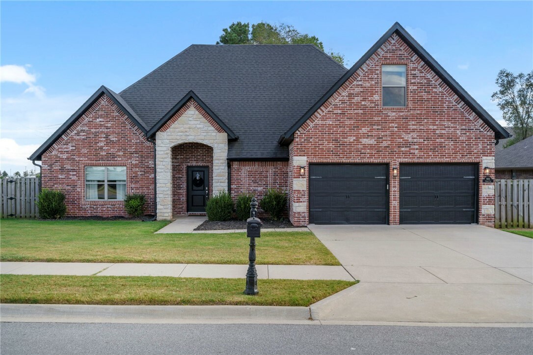 Property Photo:  900 Sunset Lane  AR 72719 