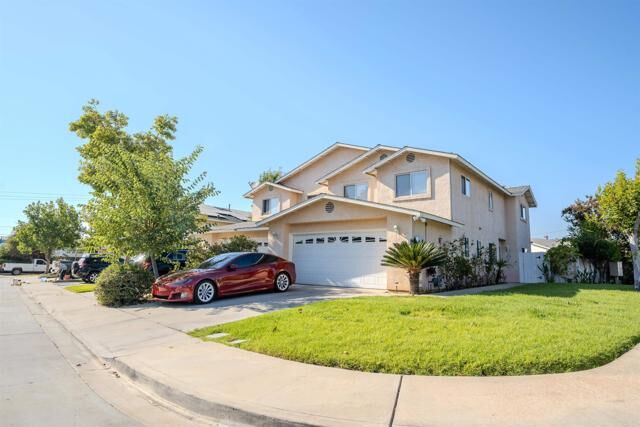 Property Photo: 910 Buckeye Ct CA 92021