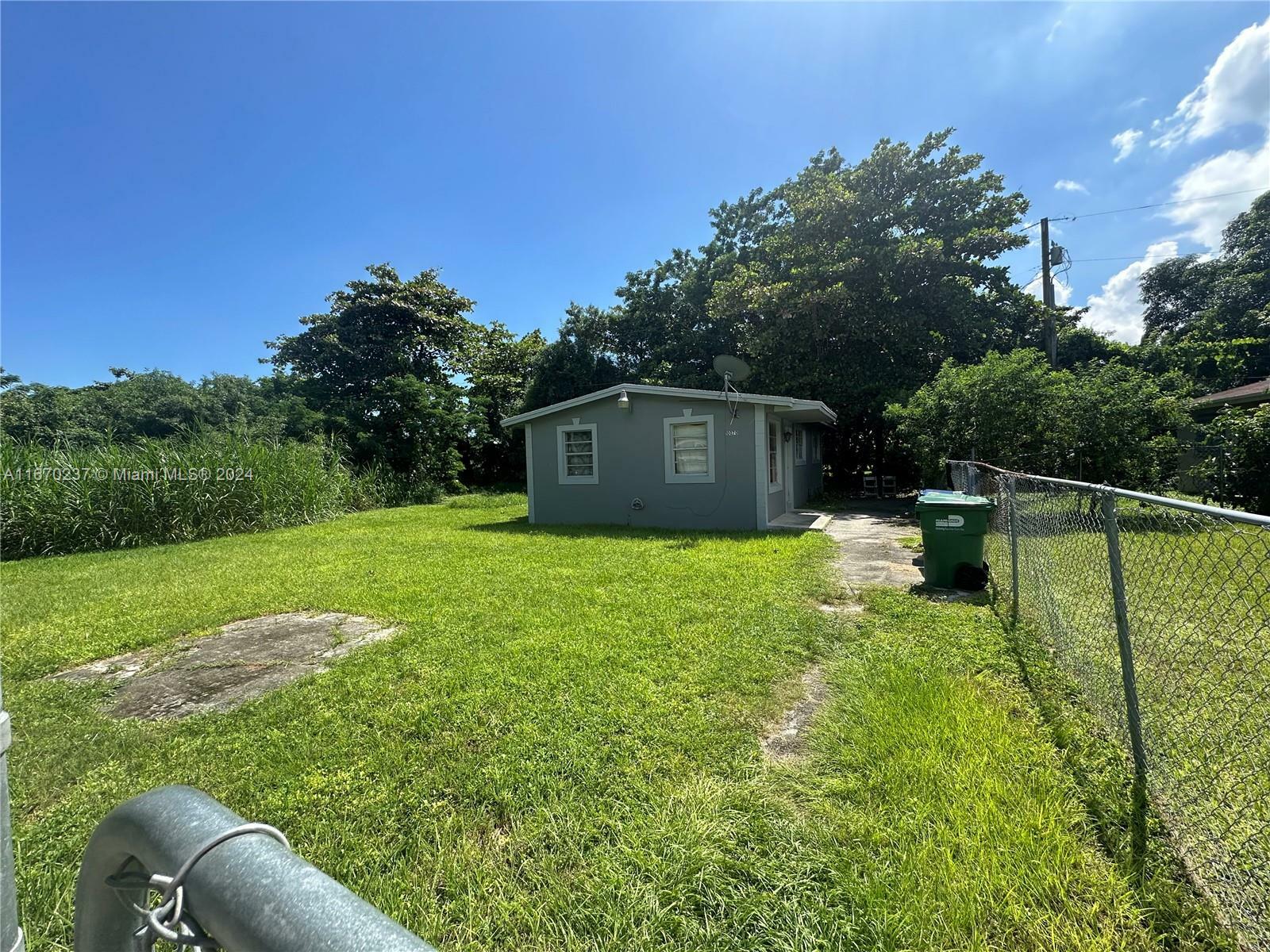 Property Photo:  10070 SW 176th St  FL 33157 