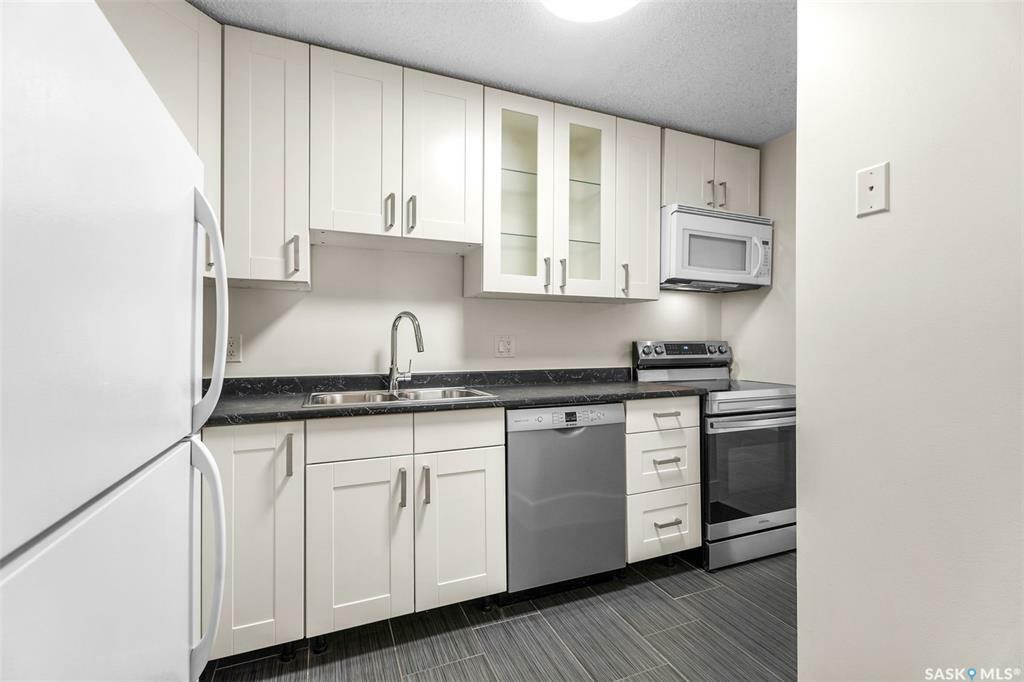 Property Photo:  325 Kingsmere Boulevard 103  SK S7J 4J6 