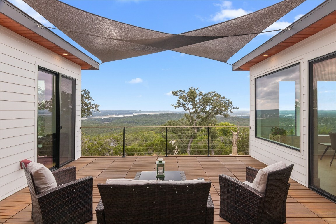 Property Photo: 8100 Breeze Way TX 78645
