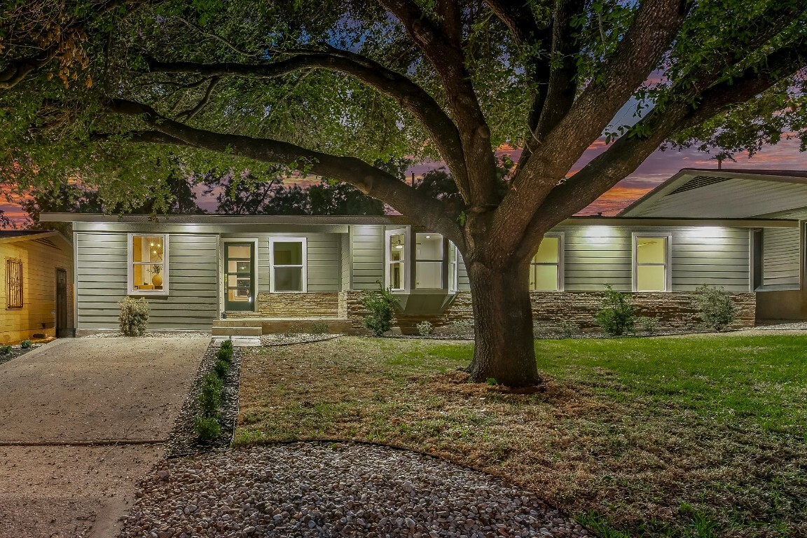 Property Photo:  2506 Givens Avenue  TX 78722 