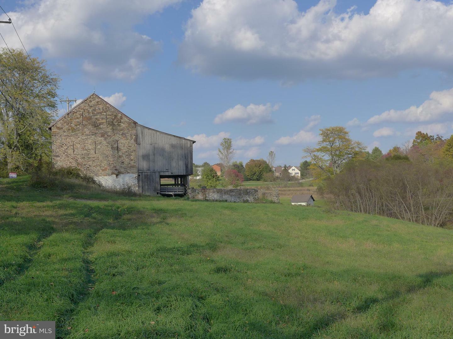 Property Photo:  260 Moore Road  PA 19335 