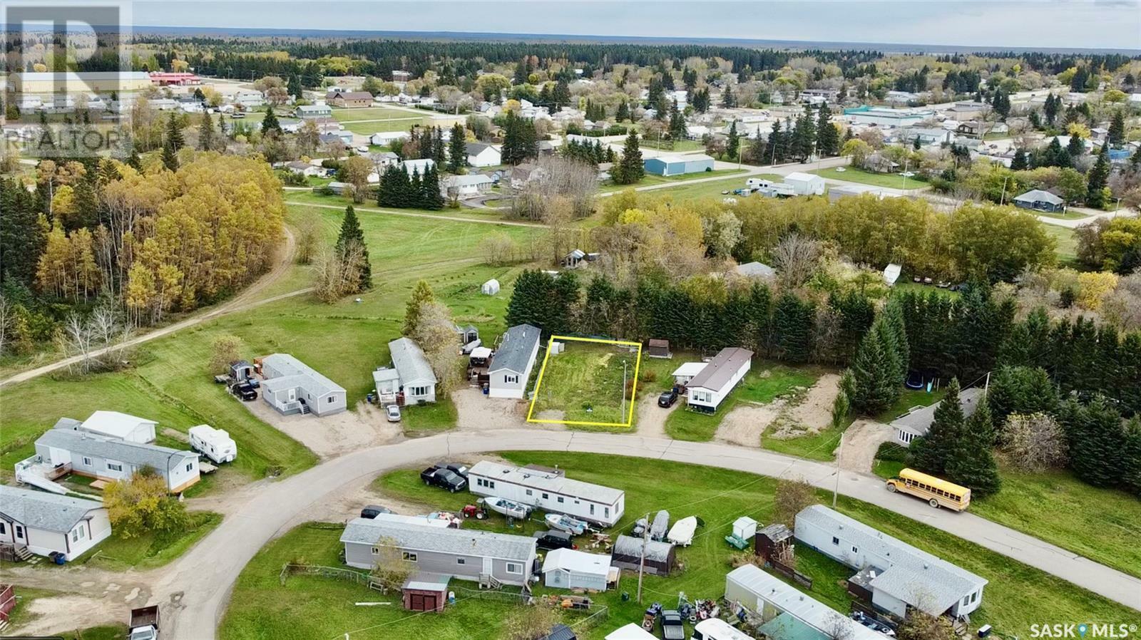 Property Photo:  207 Sundby Crescent  SK S0E 0J0 