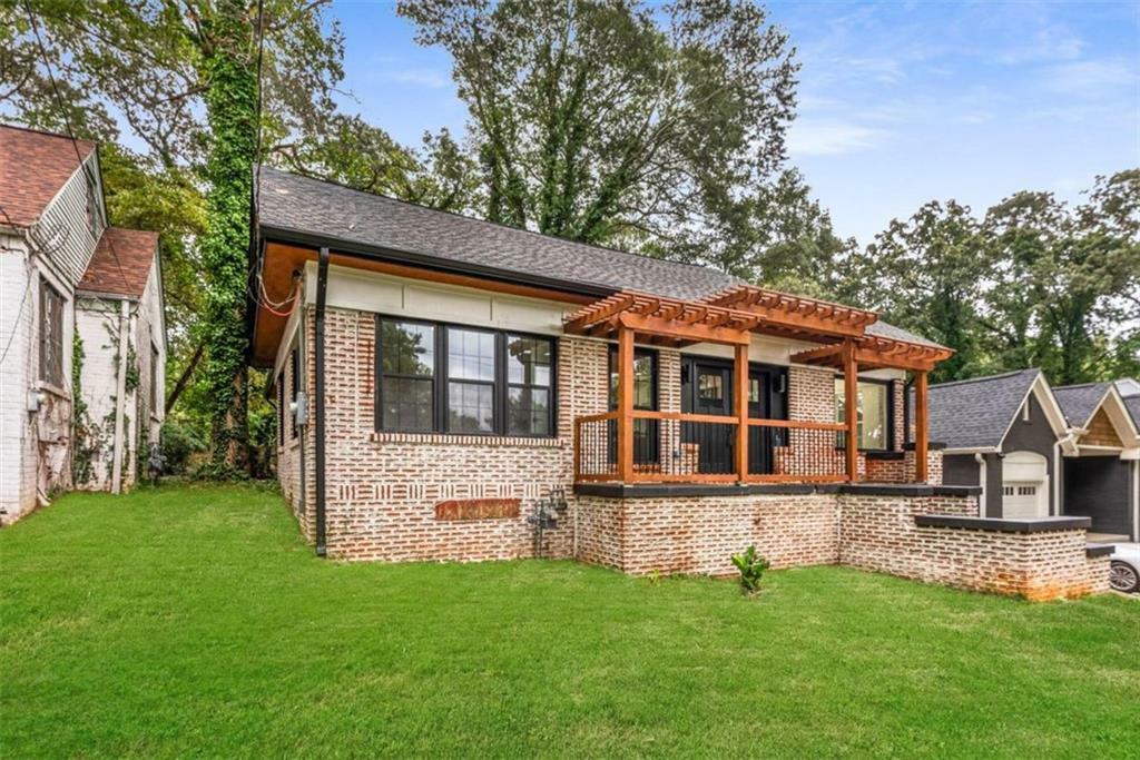 Property Photo:  1324 Boulevard Lorraine  GA 30311 