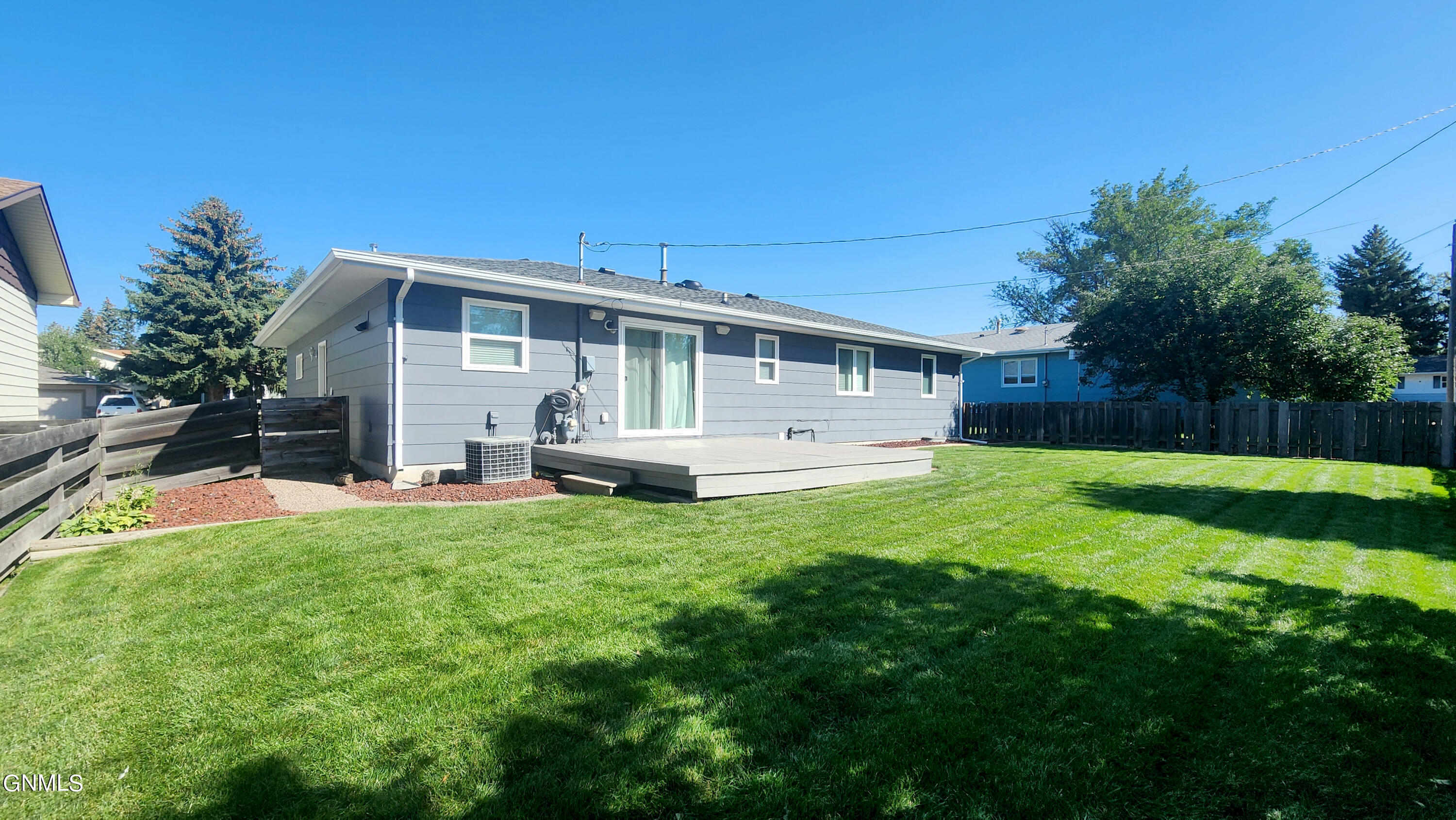 Property Photo:  411 Remington Avenue  ND 58503 