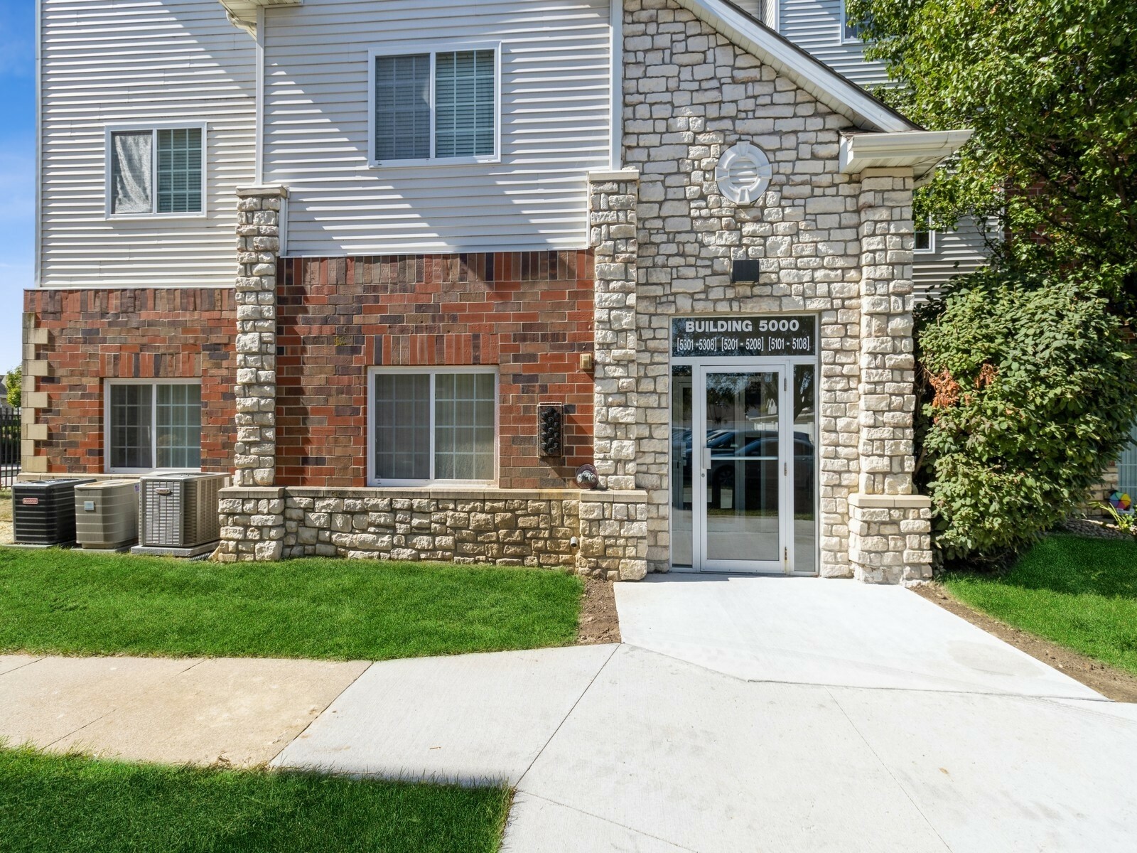 Property Photo:  6255 Beechtree Drive 5304  IA 50266 