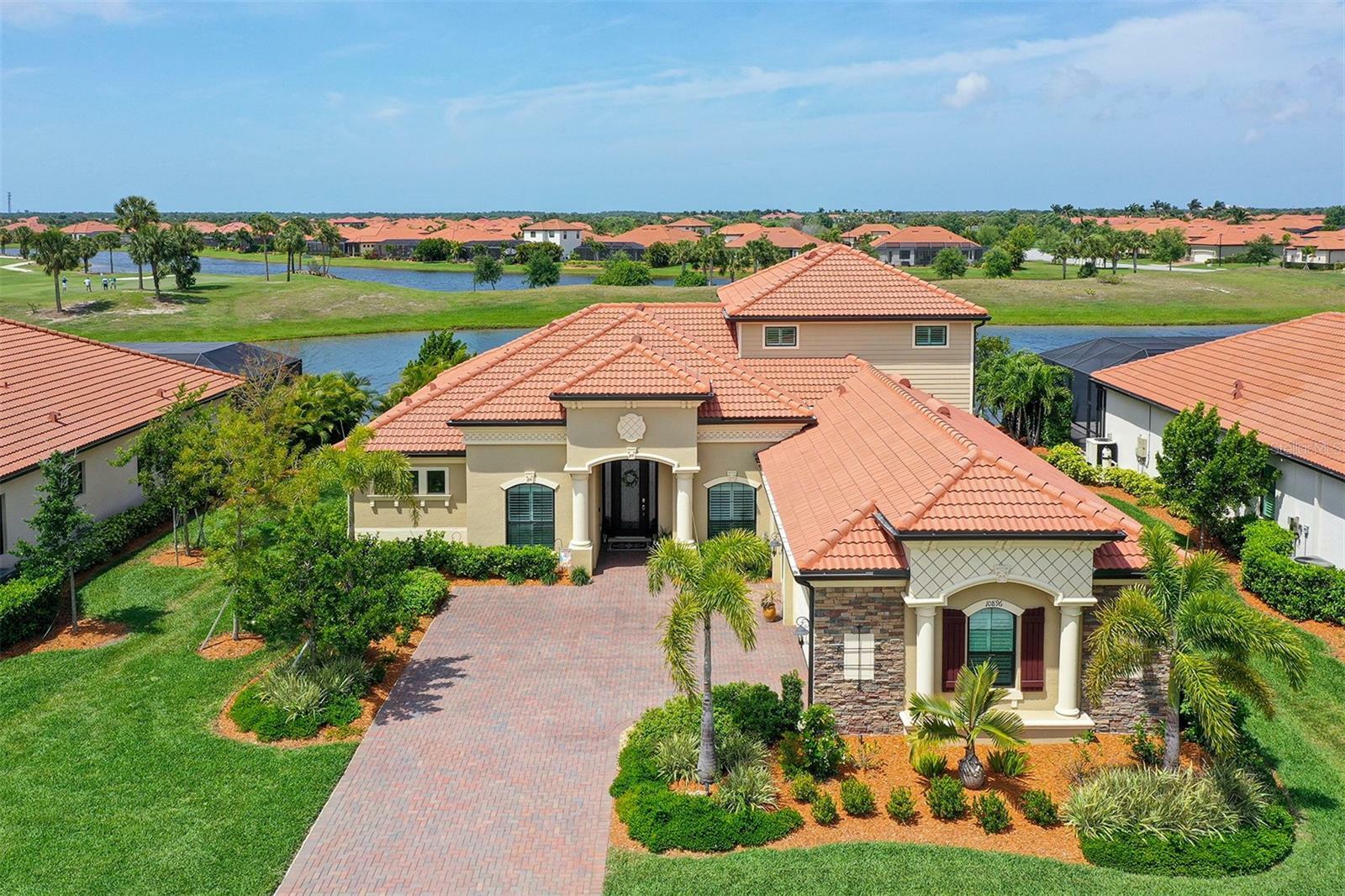 Property Photo:  10896 Tarflower Drive  FL 34293 