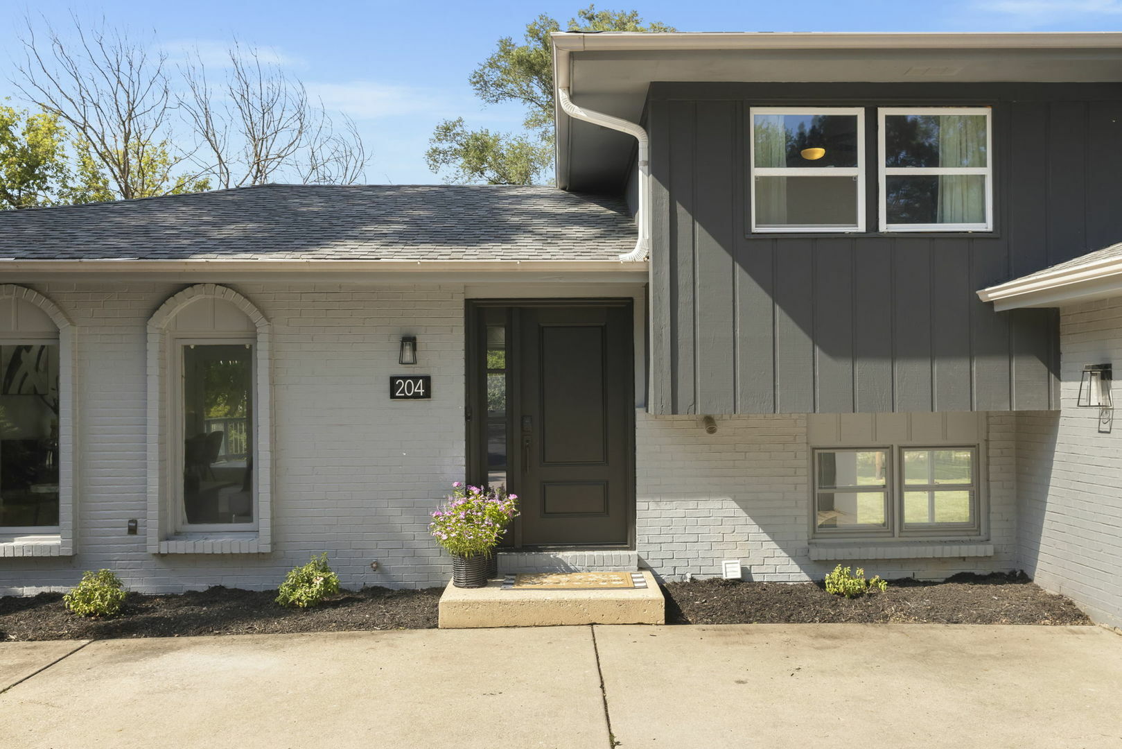 Property Photo:  17W204 Orchard Place  IL 60181 