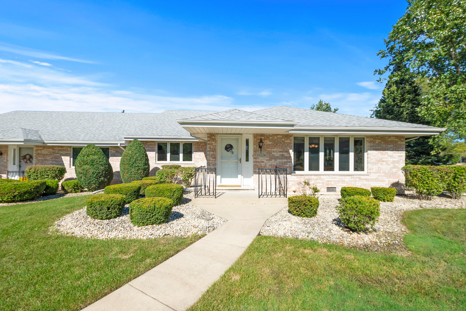 Property Photo:  11024 New York Court  IL 60467 