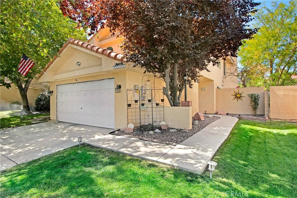 Property Photo:  43161 22nd Street W  CA 93536 