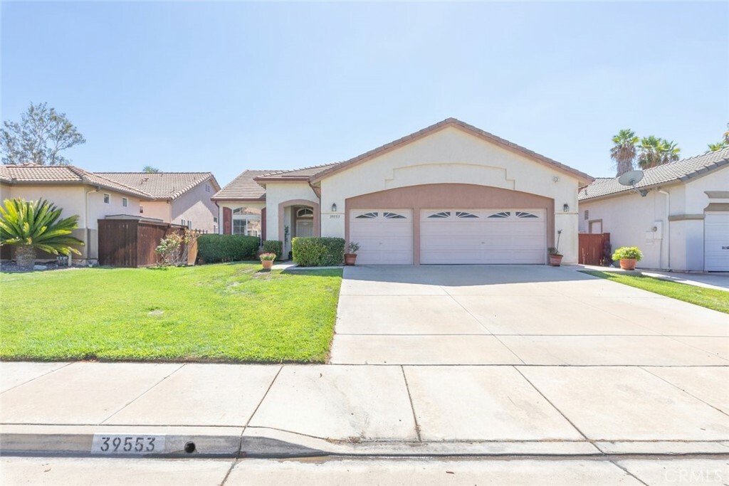 Property Photo:  39553 Bonaire Way  CA 92563 