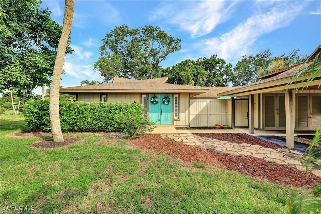 Property Photo:  4280 Island Circle A  FL 33919 