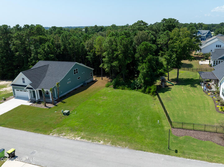 Property Photo: 802 Sweetgrass Street NC 28445