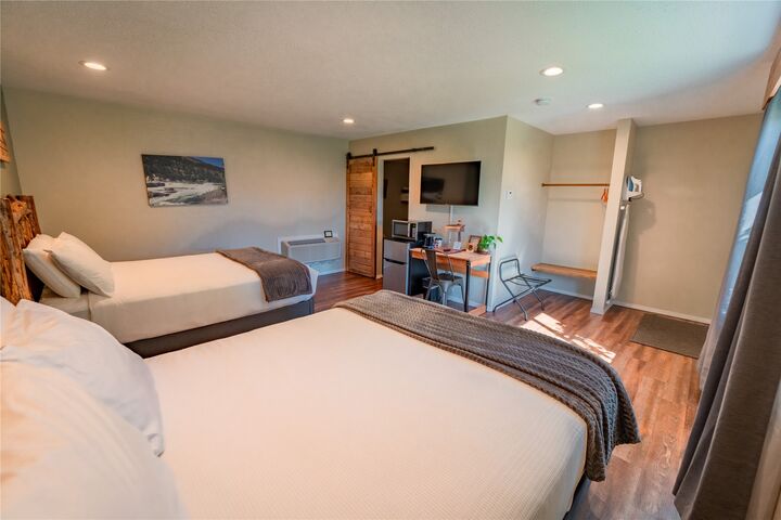 Property Photo: 808 Mineral Avenue MT 59923