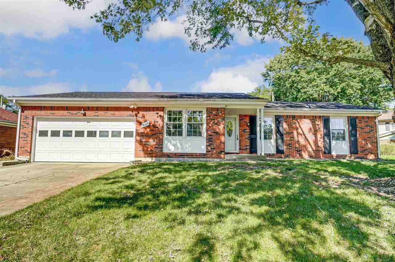 Property Photo:  1604 Oak Park Drive  IN 47374 