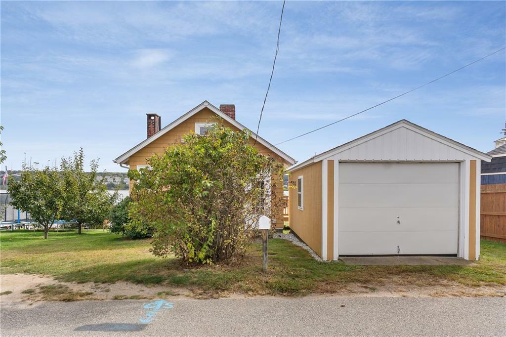 Property Photo:  19 Narragansett Road  RI 02871 