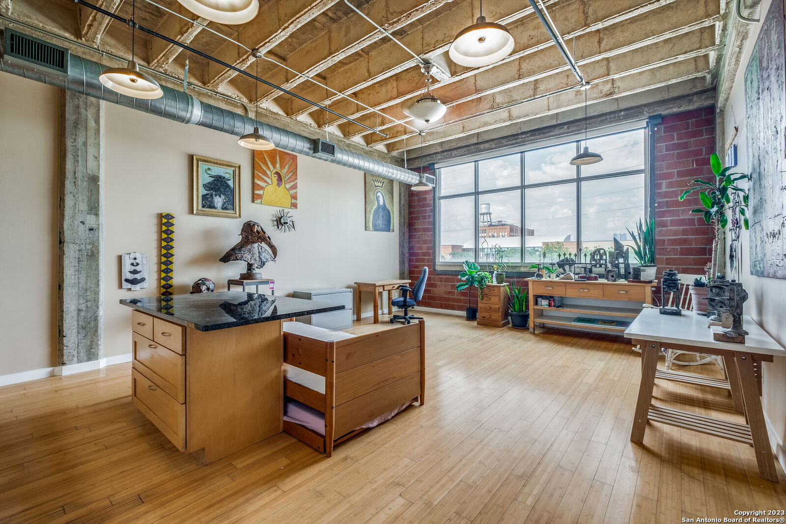 Property Photo: 1331 S Flores St 213 TX 78204