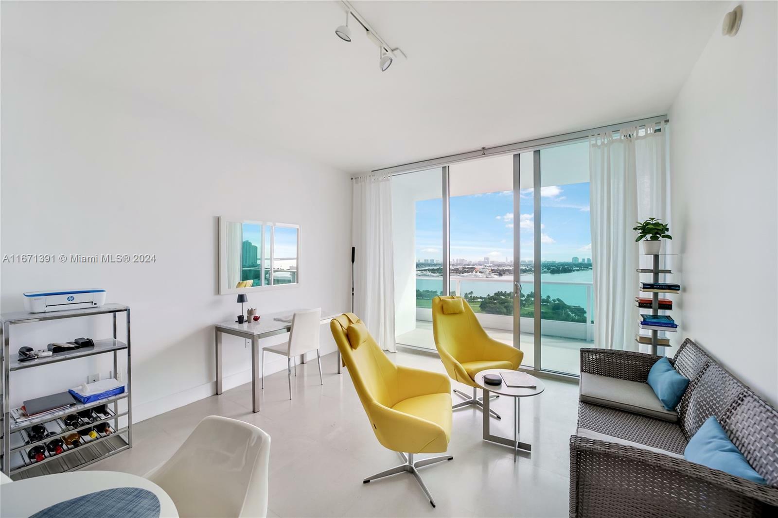 Property Photo:  900 Biscayne Blvd 2104  FL 33132 