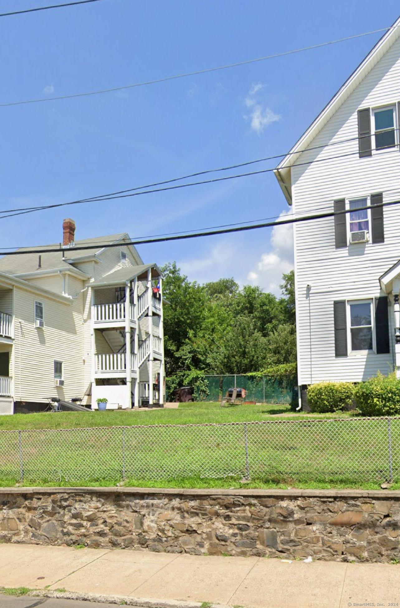 Property Photo: 200 North Street 1N CT 06051