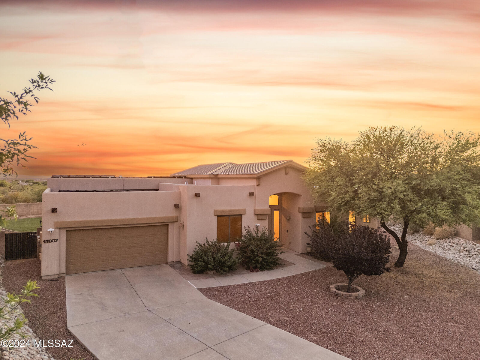 Property Photo:  13807 E Via De La Presa  AZ 85641