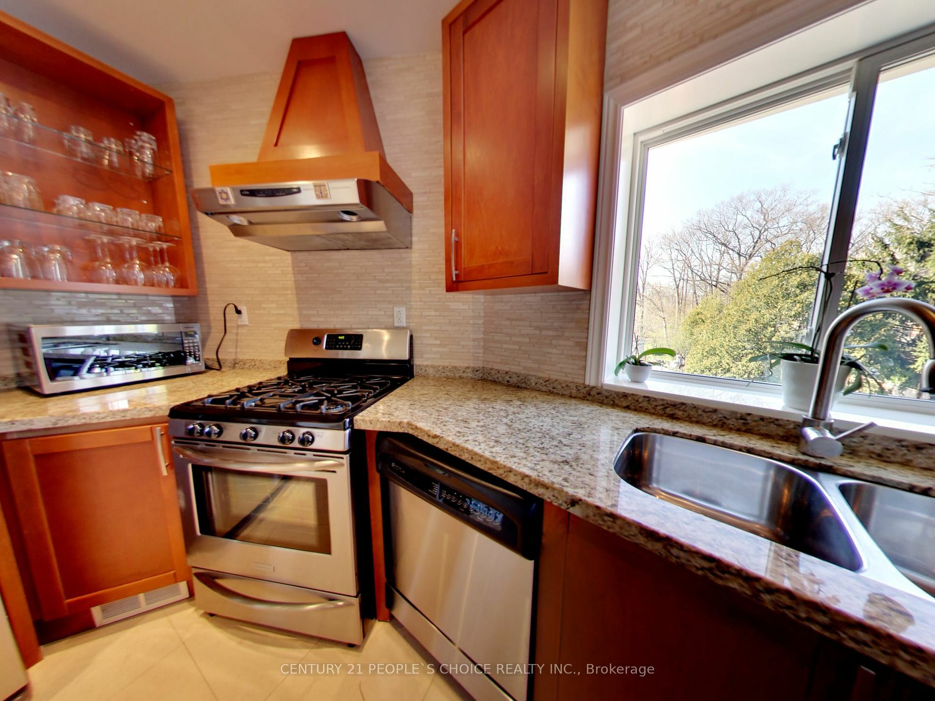 Property Photo:  63 Stephen Dr  ON M8Y 3M8 