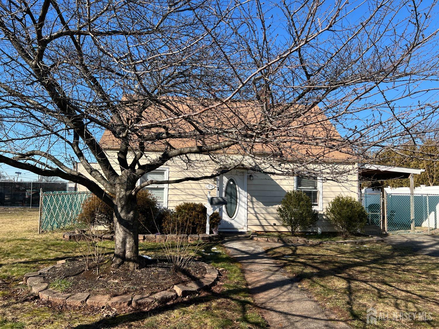 Property Photo:  69 Ovington Avenue  NJ 08817 