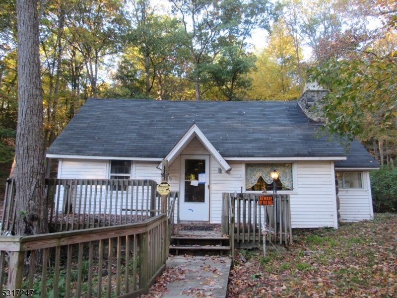 Property Photo:  313 Glen Rd  NJ 07871 