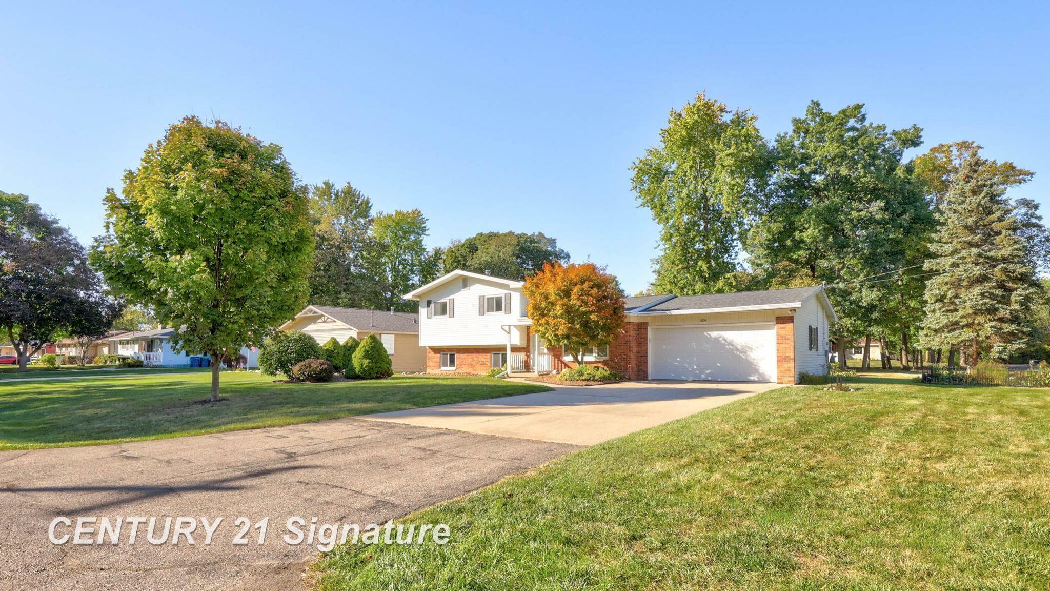 Property Photo:  3790 S Hartford Drive  MI 48603 