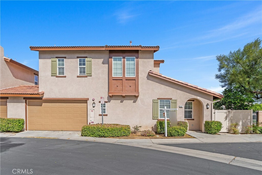 Property Photo:  1692 Green Hills Place  CA 92571 