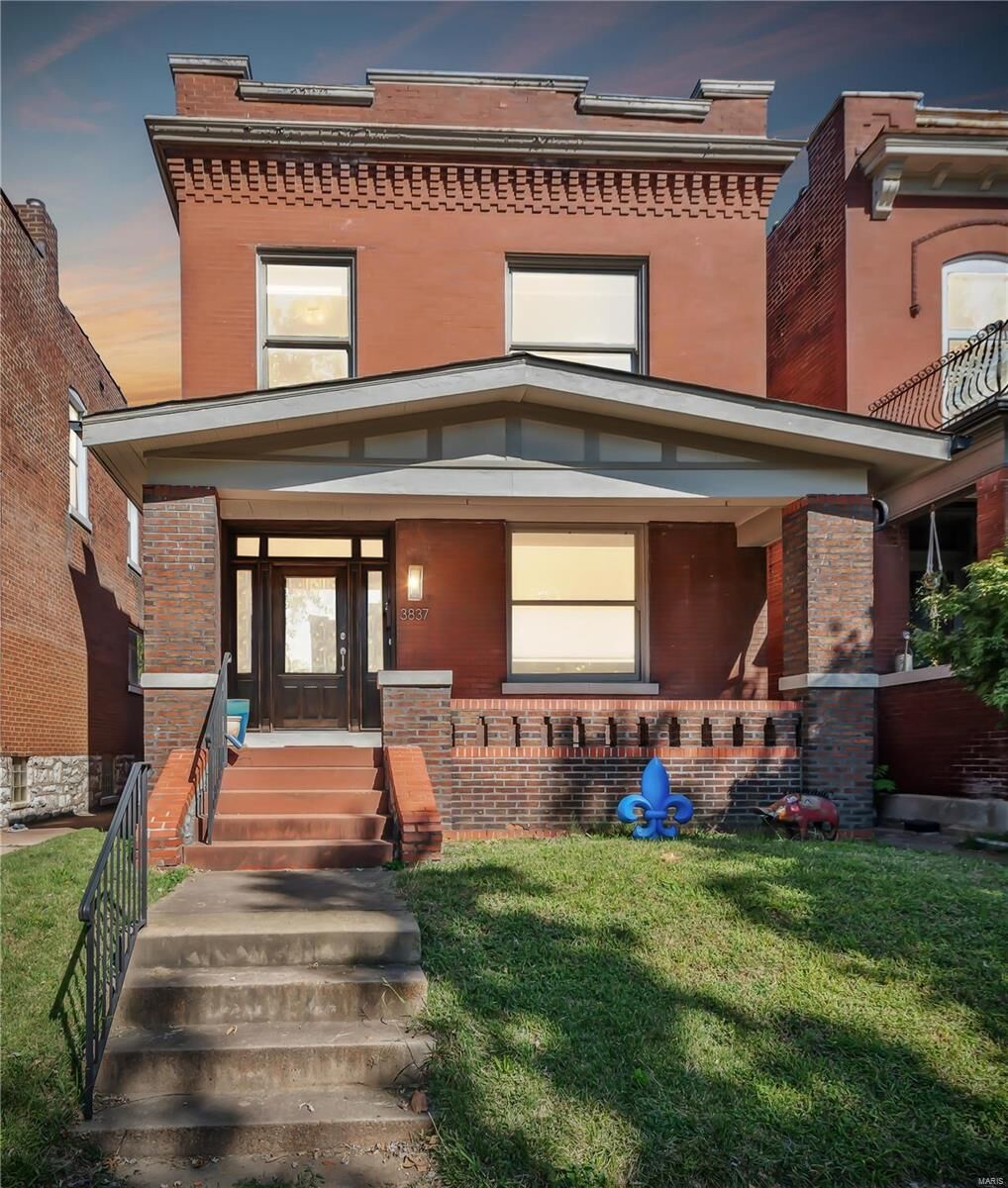 Property Photo: 3837 Wyoming Street MO 63116