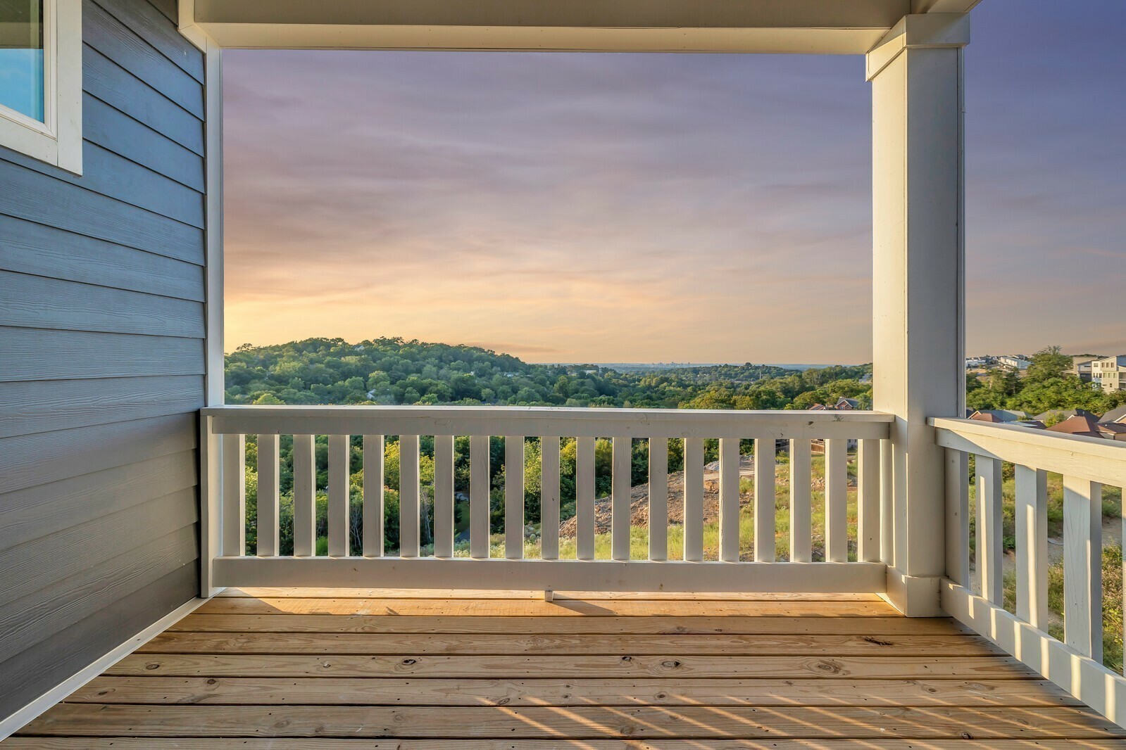 Property Photo: 1597 Boxwood Dr TN 37211