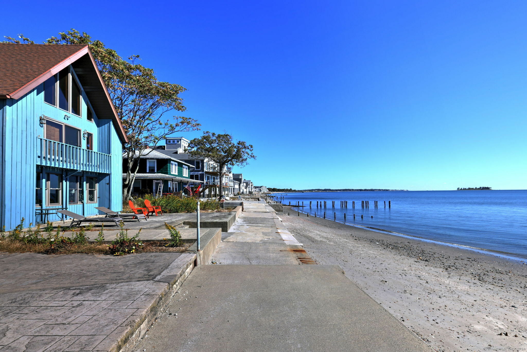 Property Photo:  134 Shorefront Street  CT 06460 