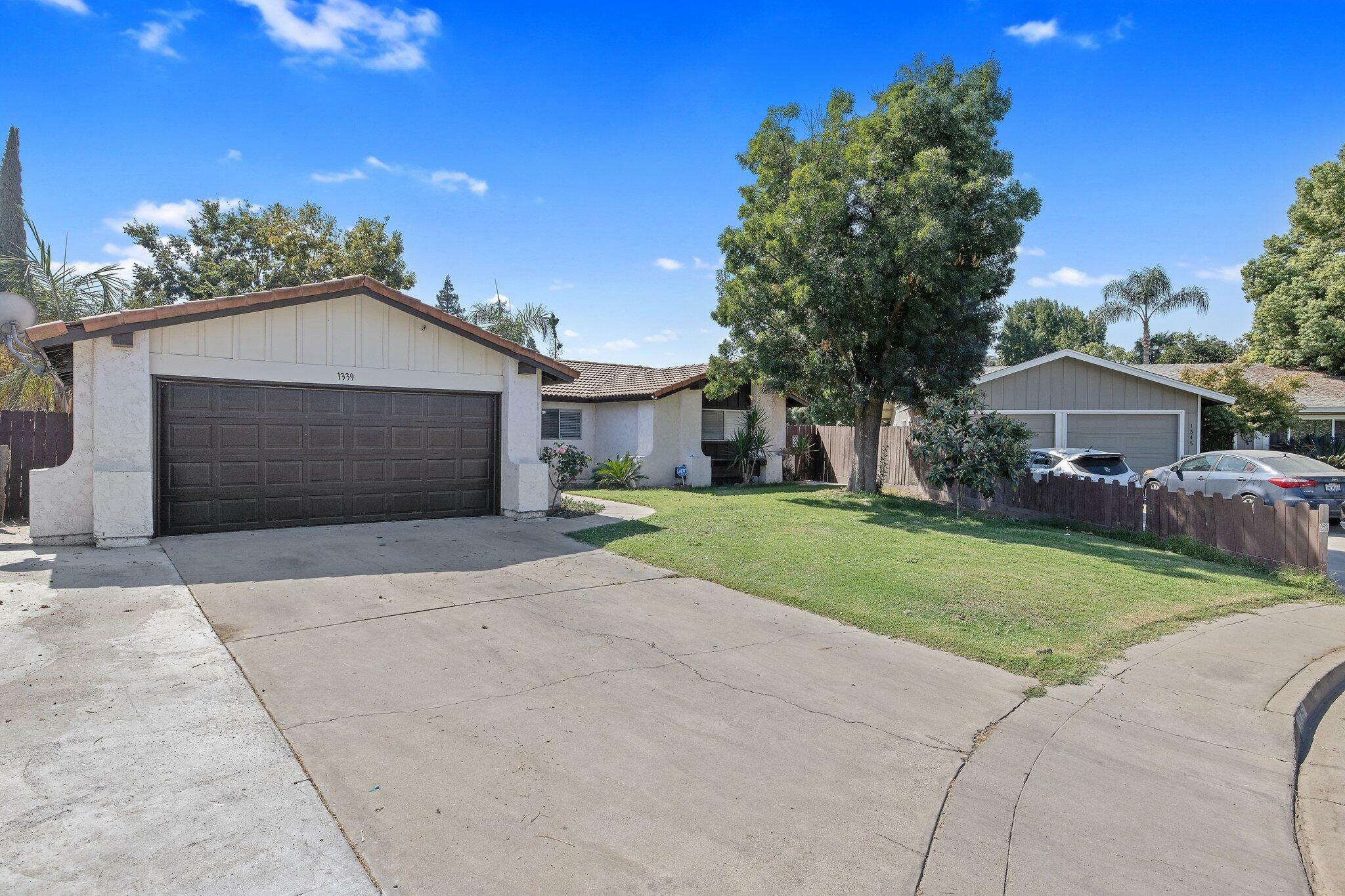 Property Photo:  1339 W Seeger Court W  CA 93277 