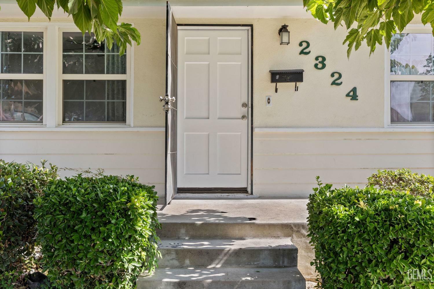 Property Photo:  2324 Charleston Drive  CA 93308 