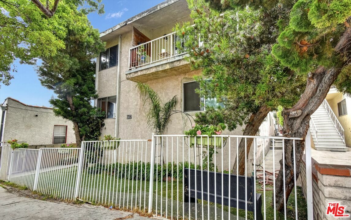 Property Photo:  667  W 22nd St  CA 90731 