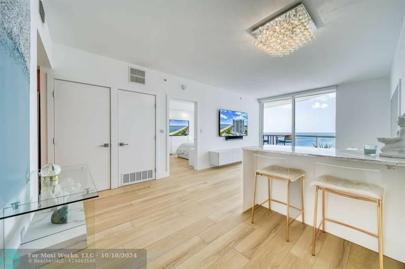 Property Photo:  6365 Collins Avenue 2406  FL 33141 