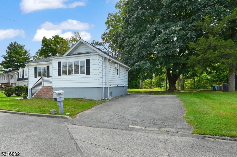 Property Photo:  516 Riverdale Blvd  NJ 07442 