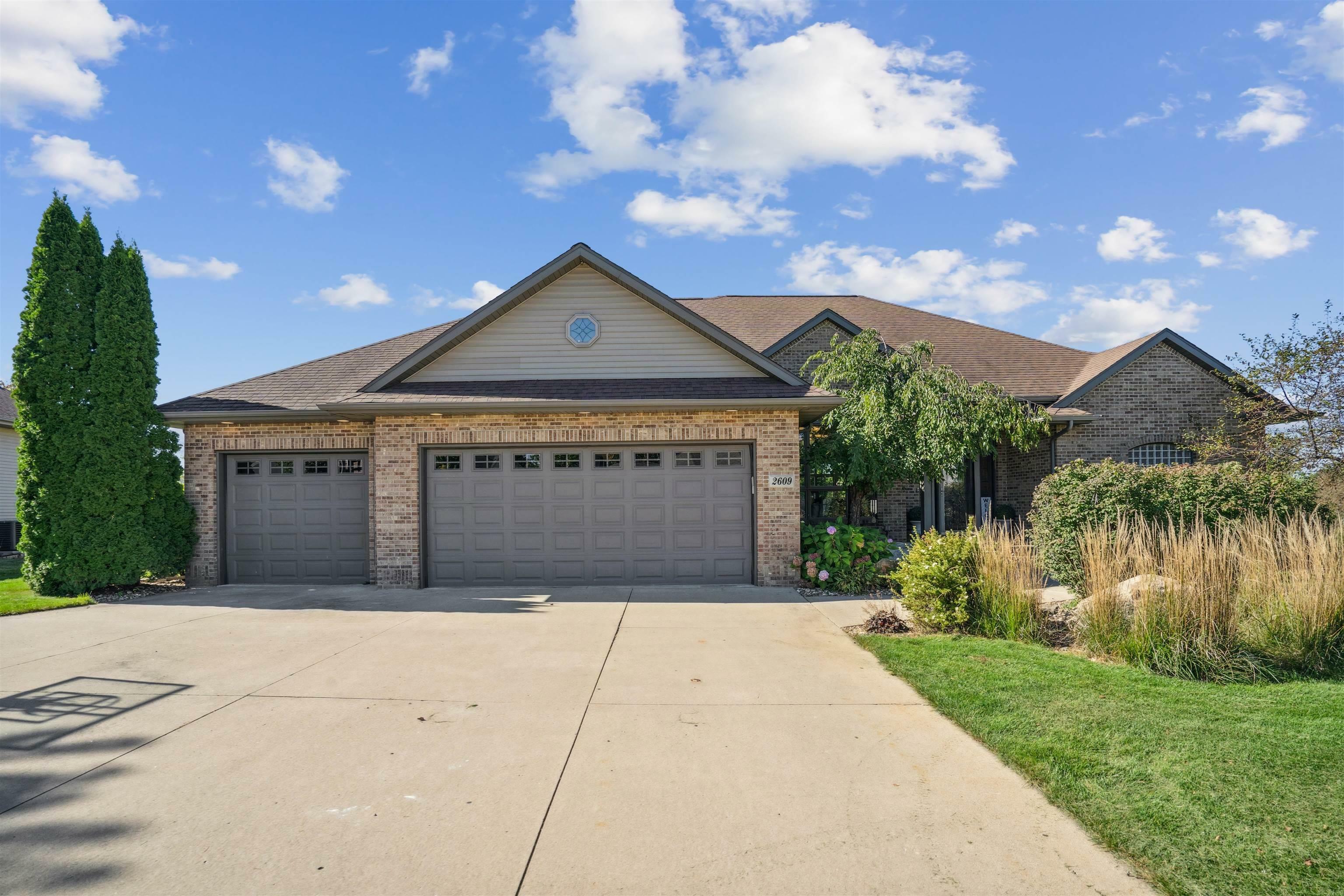 Property Photo:  2609 Country Meadow Lane  IA 50613 