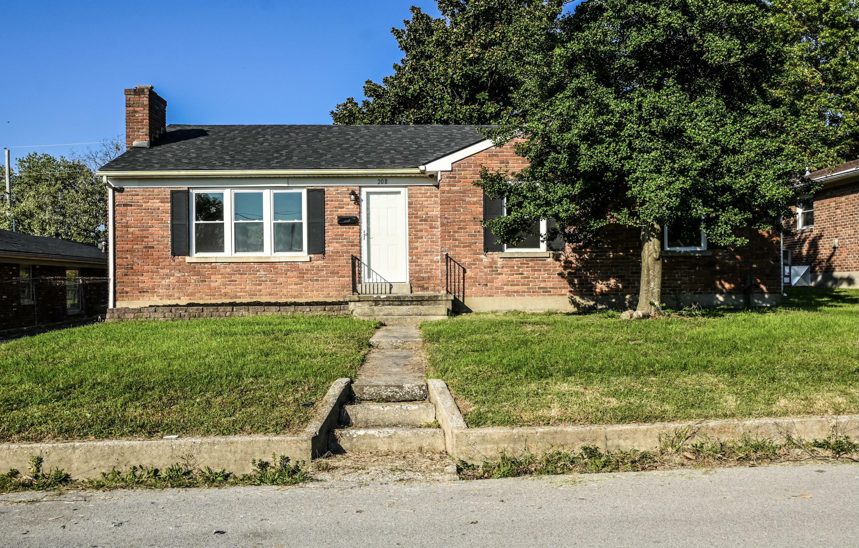 Property Photo:  208 Holly Street  KY 40601 