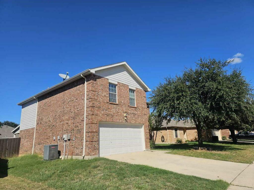 Property Photo:  12624 Kingsgate Drive  TX 76078 