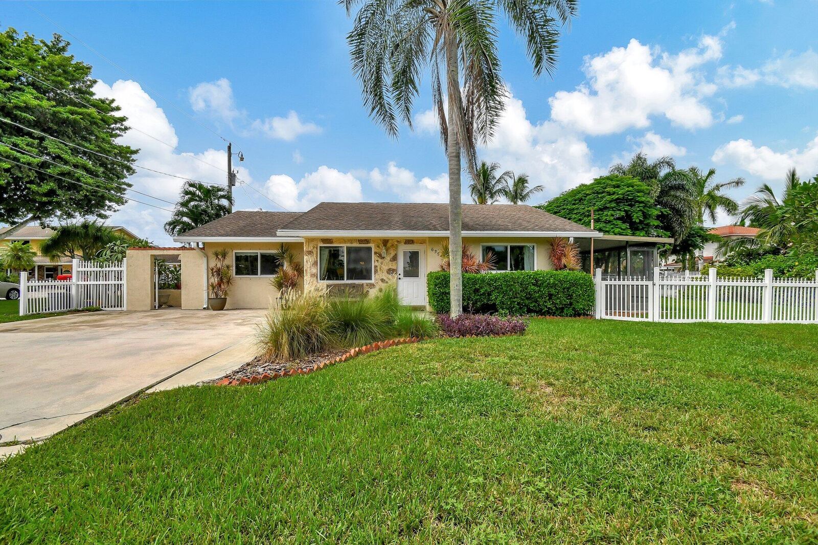 Property Photo:  6354 Boyd Lane  FL 33462 